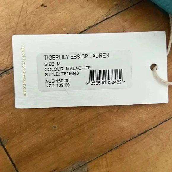 Tigerlily nwt one  piece swimsuit - Picture 5 of 6